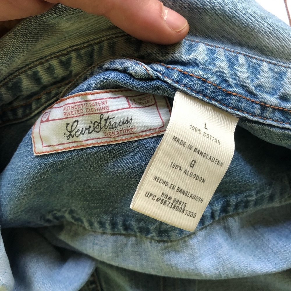 Vintage Looking Levi Denim Shirt - Picture 4 of 4
